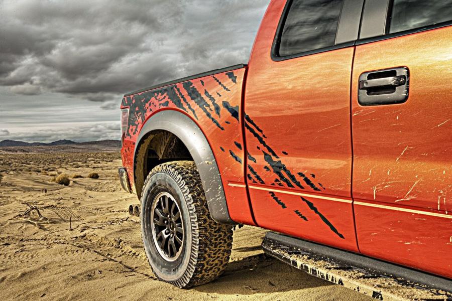  Ford F-150 SVT Raptor 2010 года  (фото 35 из 295)